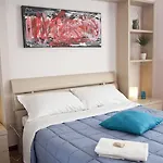 Relais Indipendenza Pensión 3*