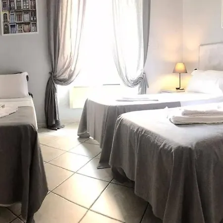 Relais Indipendenza Pensión 3*